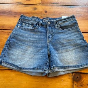 Levis mid rise denim blue shorts